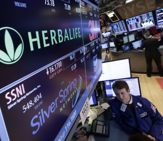 As Herbalife Stocks Fall, Its Main Shareholder Cashes Out