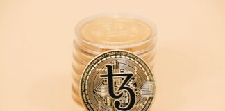 How Blockchain is Revolutionizing E-Commerce Platforms Photo Blockchain