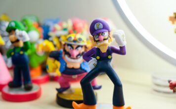 Exploring the Pros and Cons of Owning a Franchise Photo Franchise Ownership