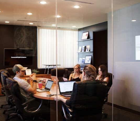 How to Manage Work-Life Balance While Traveling for Work Photo Work-Life Balance Travel